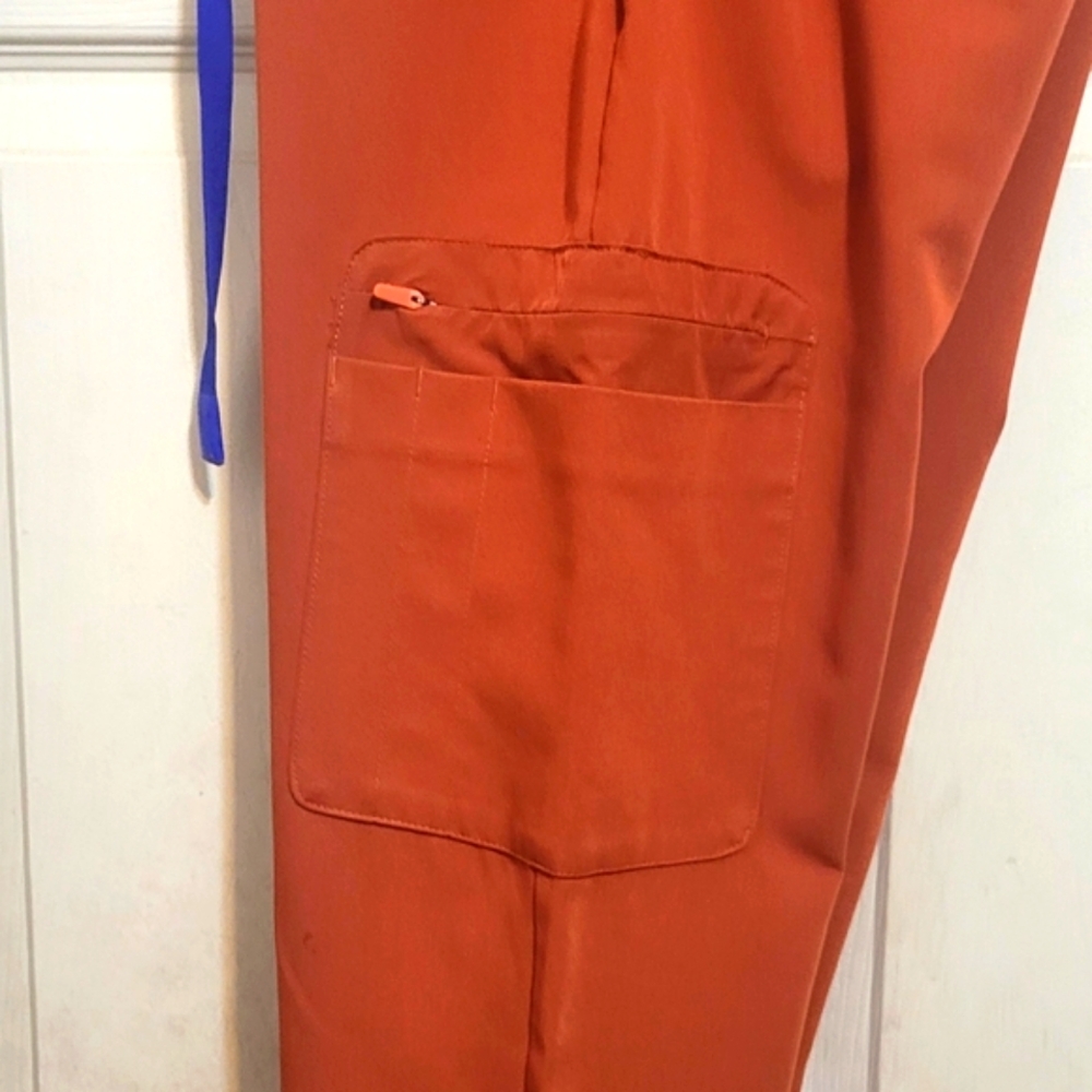 FIGS high waisted scrub jogger pants